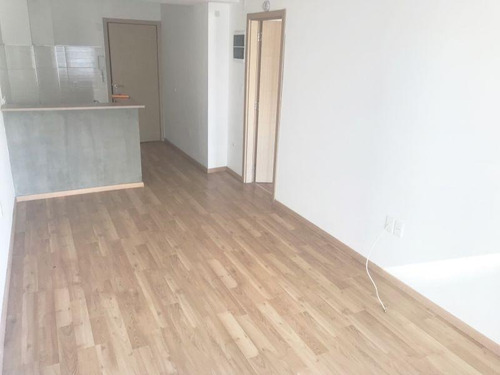 Imagen 3 de 13 de Venta De Apartamento Monoambiente En Pocitos Garaje