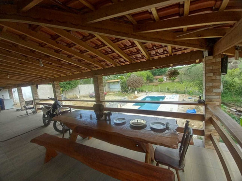 Imagem 6 de 12 de Chácara Ibiuna 1.050 Mts Ampla Casa, Piscina, Riacho E Lago