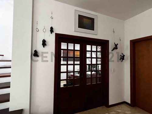 Casa Venta Prados Del Este: Si Tu Hogar Pudiera Abrazarte, Se Sentiría Como Ésta