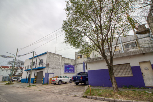 Galpón 1600m2 - Doble Acceso - Excelente Ubicación