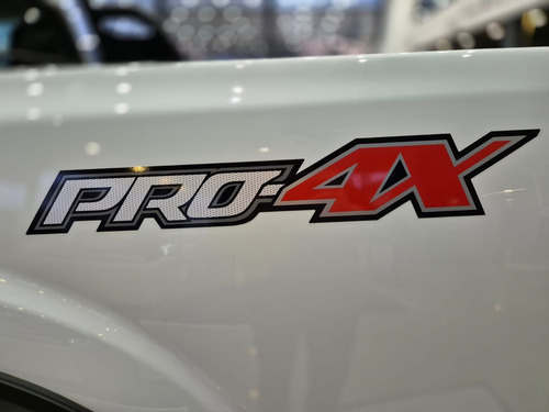 Nissan Frontier PRO4X 4X4 AUT