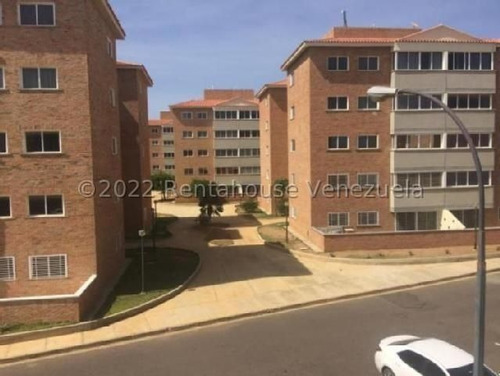 Imagen 1 de 10 de Apartamento Ubicado En Casacoima. Punto Fijo