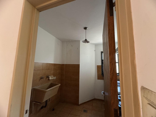 Venta Departamento Alberdi, Dos Dorm, Un Baño, Amplio Balcon
