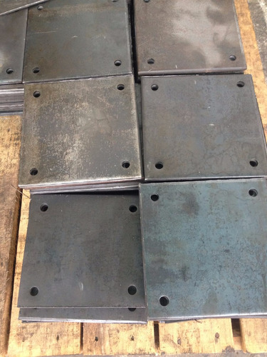 Base O Flanche Para Anclaje 20x20x8 Mm Perforado