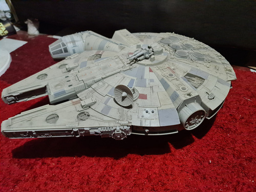 Star Wars Hasbro Legacy Collection 2008 Halcon Milenario (Usado)