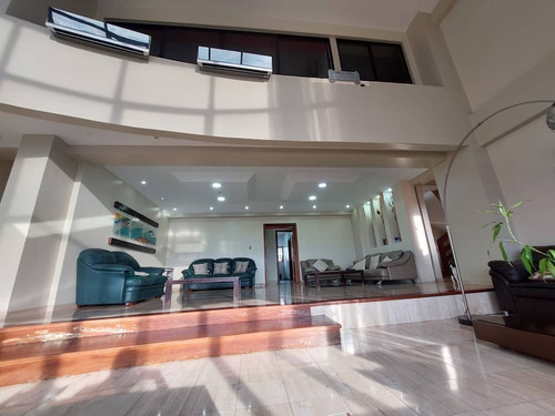 Imagen 16 de 26 de Fernando Guerrero Vende Penthouse En Res. Lexcellent