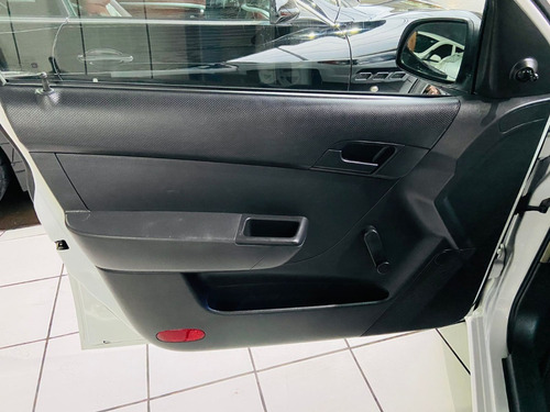 Imagen 10 de 15 de Chevrolet Aveo 2015 Ls