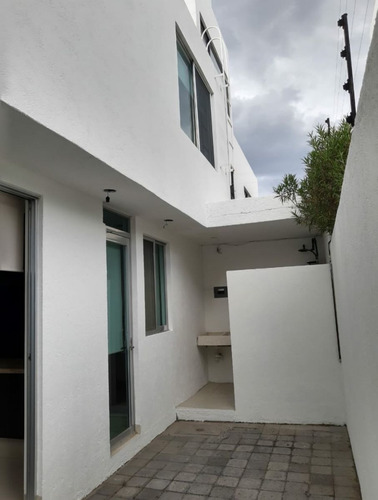Imagen 6 de 18 de Casa En Renta/venta En Zibata!!!
