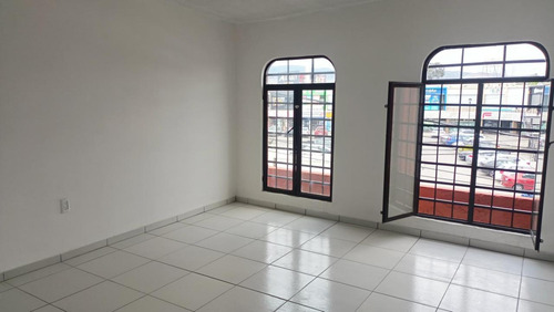 Local Comercia En Renta Sobre Av. Constitución, Casi Esquina Con Av. Salvador Nava Martínez En Slp
