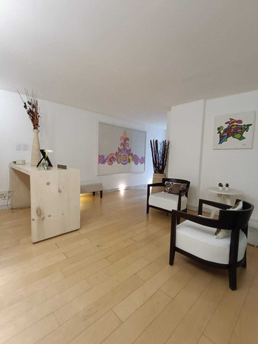 Oficina En Bosque De Las Lomas, Ideal Para Consulta Privada