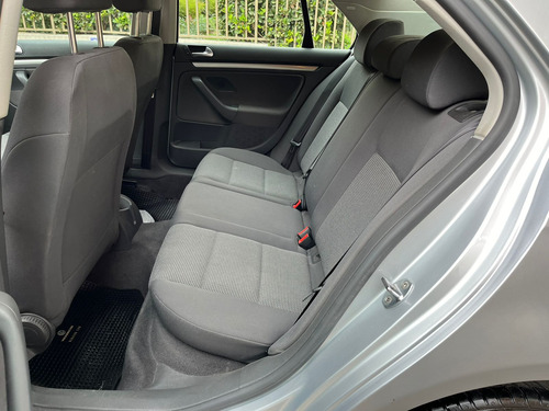 Volkswagen Vento Style 2.5 AUT