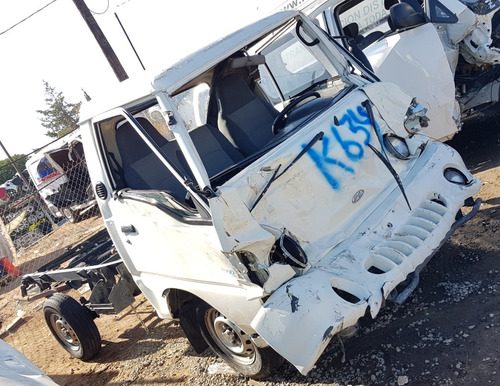 Imagen 2 de 14 de Hiundai H100 Chasis Cabina Gasolina Por Partes