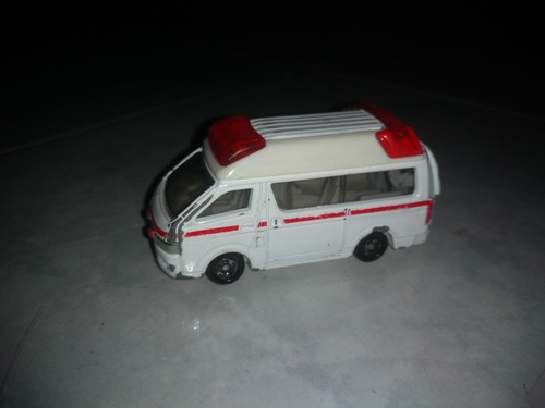 Vehículo Tomica Ambulancia Toyota Himedic Sprinter Van 2006