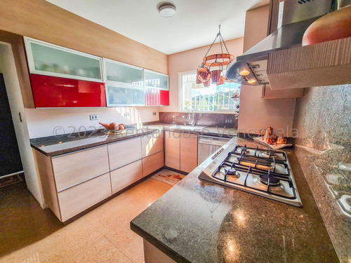 Apartamento En Venta En Los Naranjos Del Cafetal Ca 24-11095 Yg