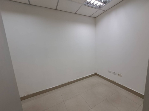 Mml (102mts2) En Venta Local Comercial En La Torre Bnc (antes Bod) Planta Baja, 120.000$ (solo Clientes, No Insistas !!)!solo Clientes !!!