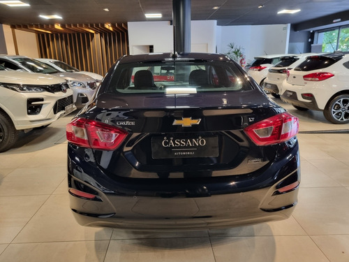 Chevrolet Cruze II 1.4 Sedan Lt