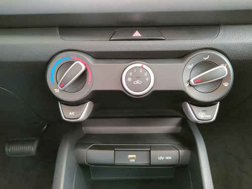 Imagen 12 de 15 de Kia Rio 2021 1.6 L Sedan Mt