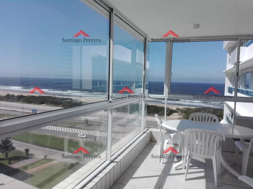 Piso Alto Frente Al Mar Con Parrilla Propia.