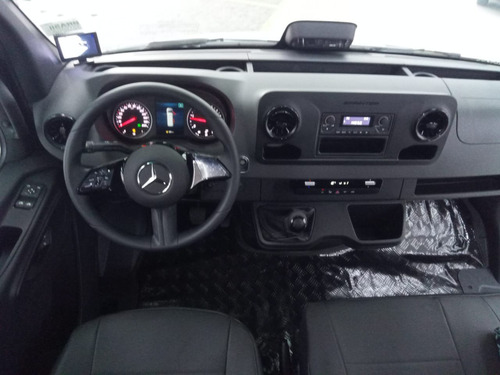 Sprinter Escolar Com 28 Lugares 2025