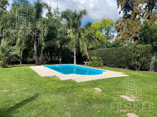 Casa Quinta En Venta, Con Parque Y Pileta, En Zelaya