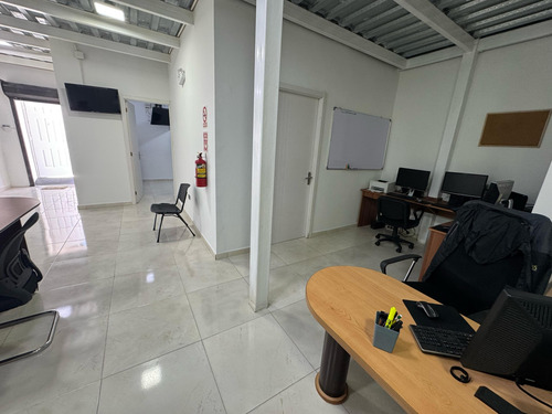 Jp17 Casa Comercial En Alquiler A Pie De Calle