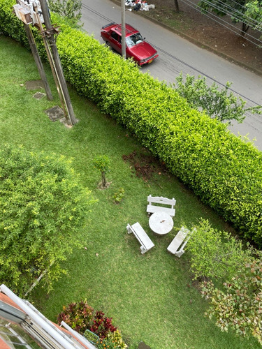 Apartamento En El Barrio Meléndez 4 Piso Costa De 2 Habita