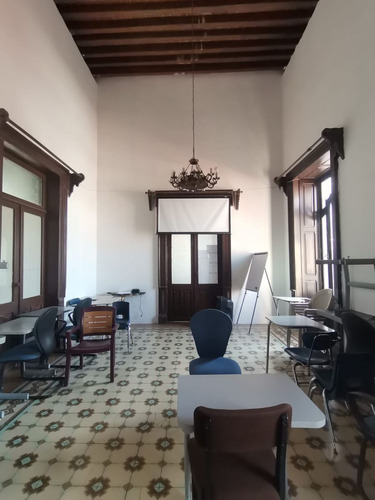 Casa En Venta En El Centro Histórico De Querétaro Con Uso Mi