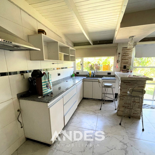 Casa 3 Dormitorios + Segunda Vivienda Con Entrada Independiente. Zapala, Neuquen.