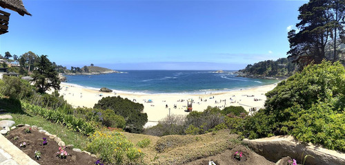 Casa En Venta De 6 Dorm. Frente A La Playa De Zapallar