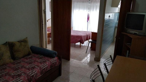 Imagen 3 de 11 de Temporada 1 Ambiente Con Habitación Separada Zona Centro