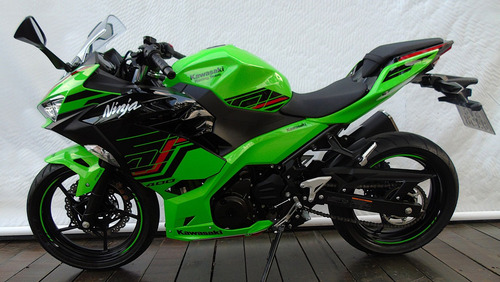 Kawasaki Ninja 400 Krt Réplica