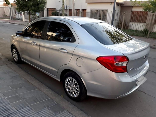 Ford K S 4p 2017 45m Km Color Gris Plata