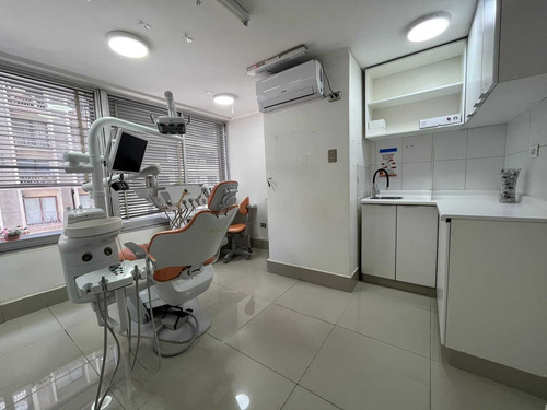 Clinica Dental /metro U De Chile (29930)