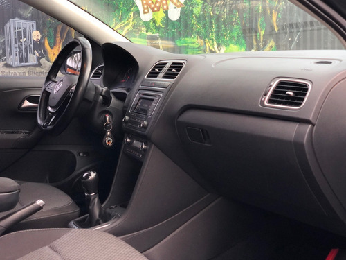 Imagen 4 de 25 de Volkswagen Polo 2016 Comfortline 1.6 Gnc, Apenas 78.000 Km !