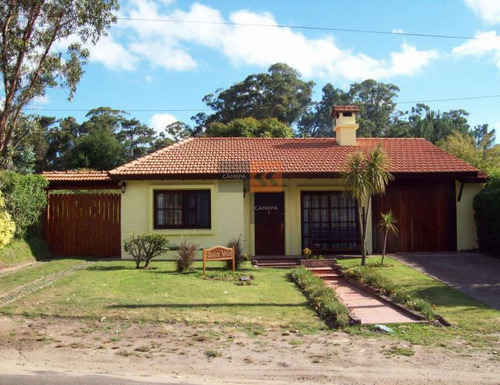 Muy Linda Casa De 3 Dormitorios Para Vivir Todo El Año