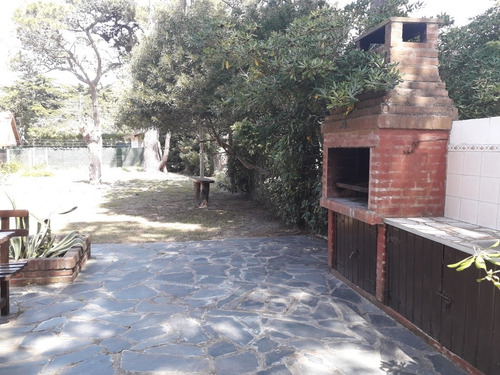 Imagen 7 de 14 de Chalet Amplio En Barrio Norte