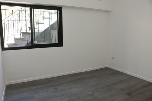 Casa 3 Amb Reciclada Con Terraza Y Quincho-permuta