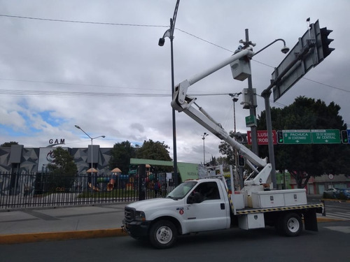 Imagen 1 de 8 de Renta De Grúas Con Canastilla - Articuladas Y Telescópicas