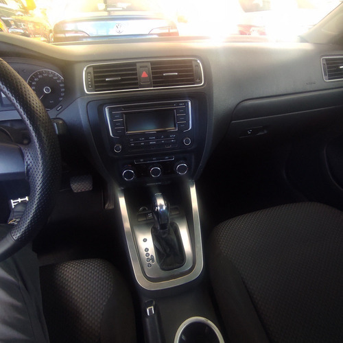 Imagen 13 de 14 de Volkswagen Jetta Mkvi Style Active 2013