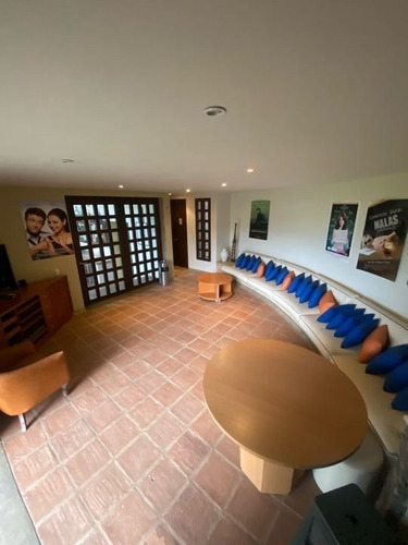 Imagen 3 de 30 de Se Vende Casa 680m2 4h+2s/7b/10p Cerro Verde 4377