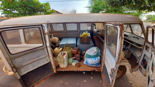 Imagem 5 de 10 de Volkswagen Kombi