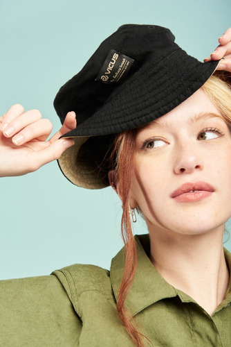 Imagen 1 de 6 de Gorro Piluso Vicus Rever Negro/beige