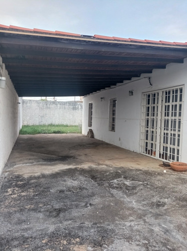 Imagen 2 de 10 de Casa Amoblada En Venta, Urbanización Villa Betania