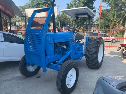 Imagem 2 de 8 de Vendo Trator Ford 6600 1983
