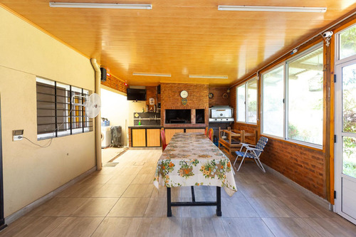 Casa 5 Amb Venta En Tesei Quincho Jardin Excelente
