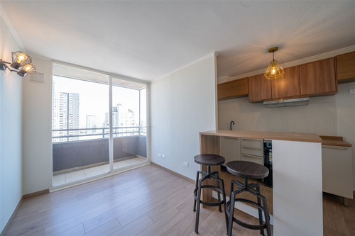 Depto Remodelado Como Nuevo En Venta De 3 Dorm. En Santiago
