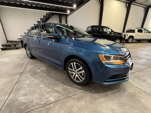 Volkswagen Jetta 2.5 Sportline At
