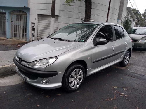 Peugeot 206 2008 1.4 Presence Flex 5p