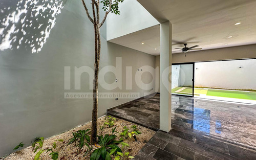 Casa En Venta En Mérida En Privada Soluna, Temozón Norte