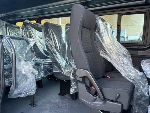 Van Mercedes Sprinter 517 Big 2025 Executiva 21 Lugares 0km